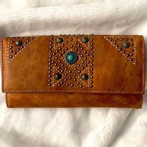 BootBarn  Aztec wallet